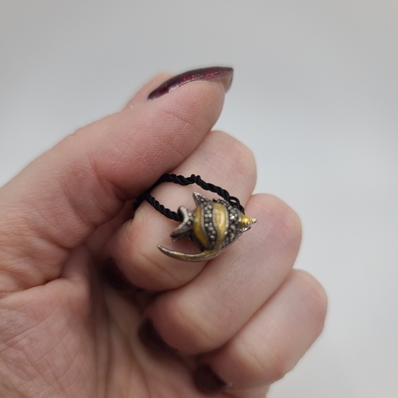 Black Label Striped Fish Charm .925 Silver - Picture 2 of 2